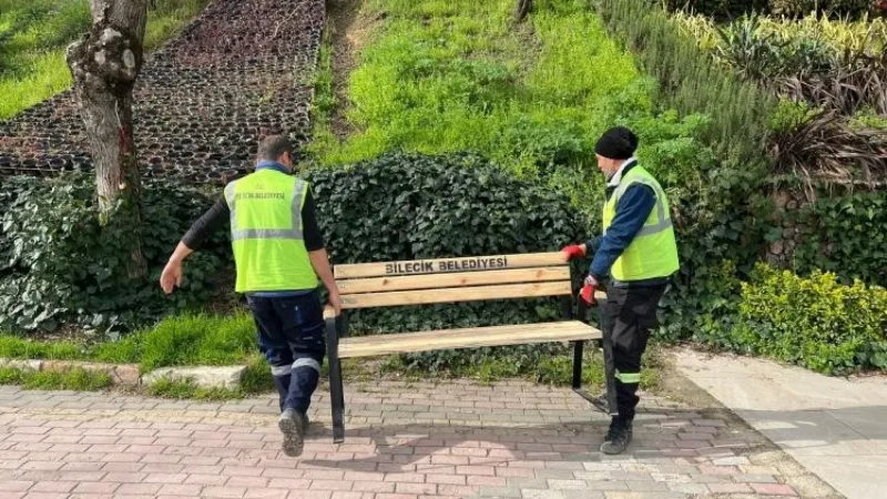 Bilecik Belediyesi parklarda kendi ürettiği mobilyaları kullanıyor