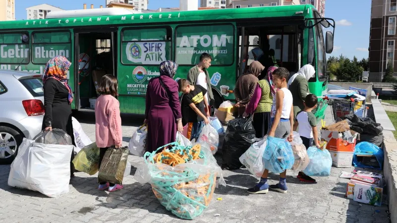 ATOM otobüsü vatandaşlara atık karşılığında 749 bin 780 TL ödedi
