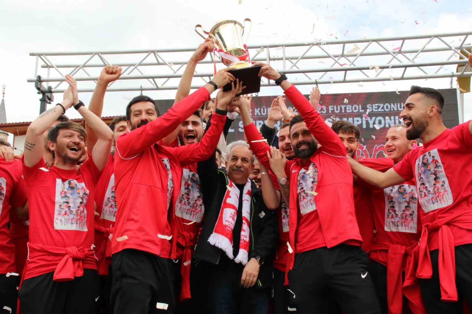 Akşehirspor namağlup şampiyon oldu