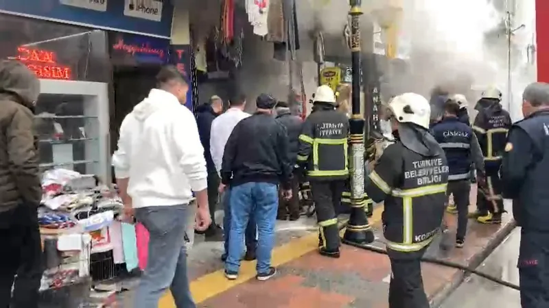 Kütahya’daki yangında bir kişi dumandan etkilendi