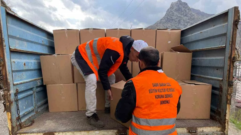 Şemdinli ve Yüksekova’daki 4 bin 350 aileye gıda yardımı