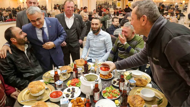 Başkan Alim Işık, sanayi esnafıyla iftar sofrasında buluştu
