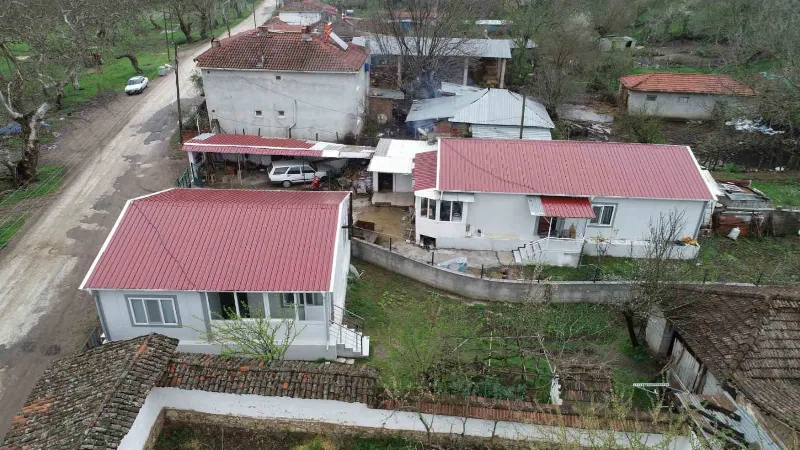 Başkan Yılmaz evi yanan şehit babasına verdiği sözünü tuttu