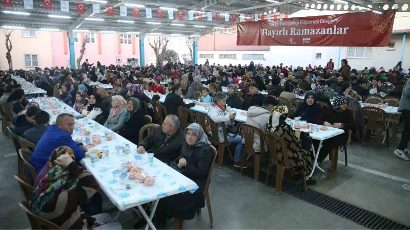 Merkezefendi Belediyesi’nin mahalle iftarları devam ediyor