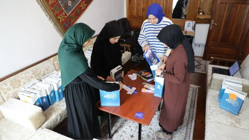 Depremzede öğrenciler için başlatılan kitap kampanyası devam ediyor