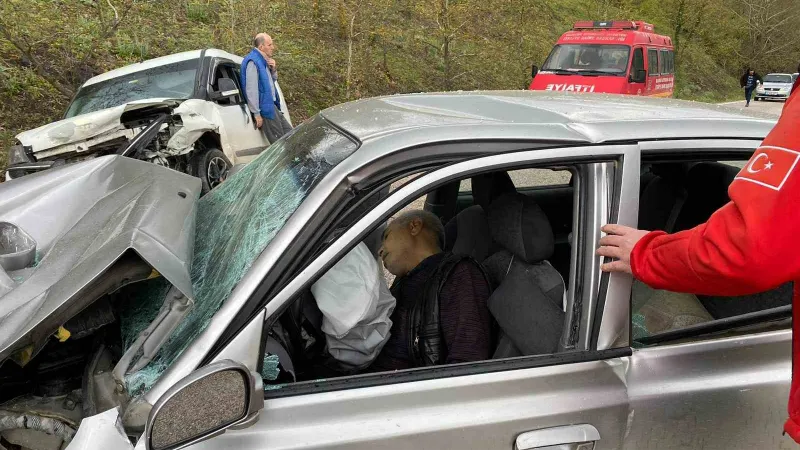 Gönen’de trafik kazasında 1 kişi yaralandı, 1 kişi öldü