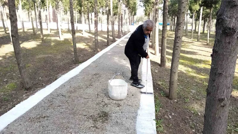 Ramazan bayramı öncesi mezarlıklarda temizlik ve bakım çalışması