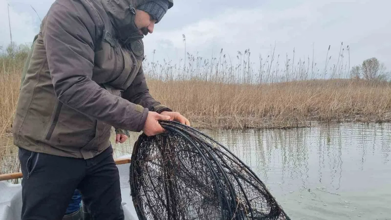 Kaçak avcıların kasnaklarına el konuldu