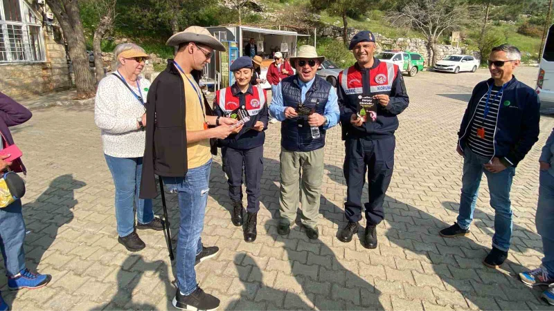 Yerli ve yabancı turistler orman yangınlarına karşı bilgilendirildi