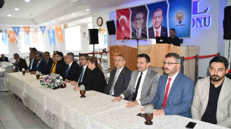 AK Parti Söke’de Aydın milletvekili adaylarını tanıttı