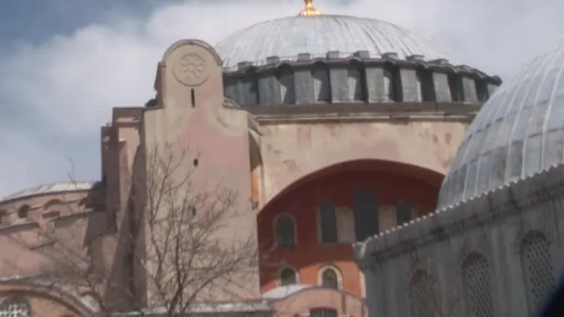 Ayasofya Camii’nde Ramazan ayının son cuma namazı kılındı