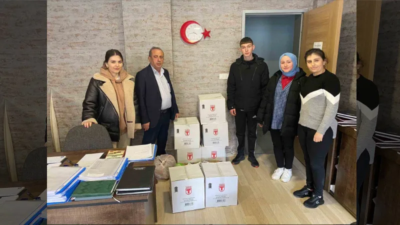 Meslek lisesi öğrencileri, hazırladıkları yardım kolilerini ihtiyaç sahiplerine dağıttı