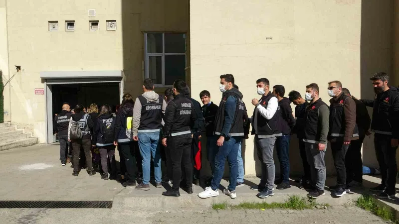 Diyarbakır’da ’Kökünü Kurutma Operasyonu’nda 133 tutuklama