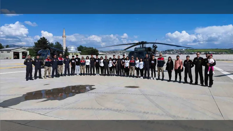 Siirt’te Dünya Pilotlar Günü’nde öğrencilere özel gösteri