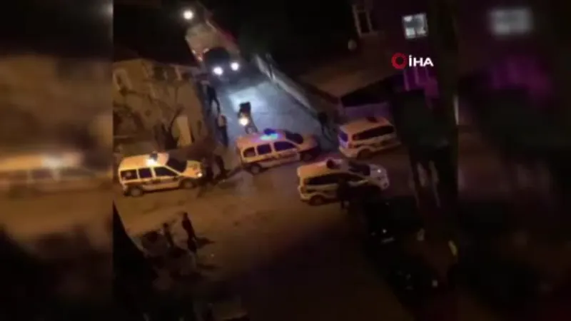 Silah sesleri polisi harekete geçirdi, çatı katından cephanelik çıktı