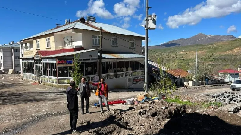 Kiğı’nın bütün cadde ve sokaklarına yangın vanası yapılmaya başlandı