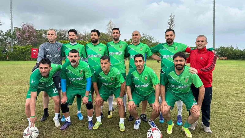 Diyarbakırlı masterler futbol takımı şampiyon oldu