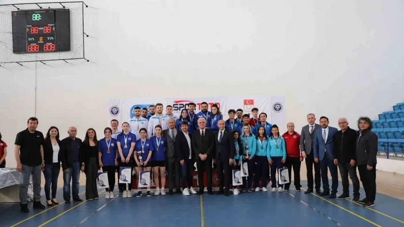 Badminton spor müsabakaları sona erdi