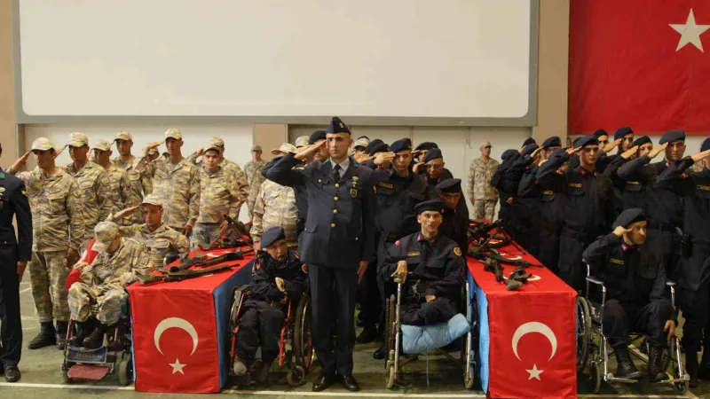 Kütahya’da engelli bireyler bir günlük temsili askerlik yaptı