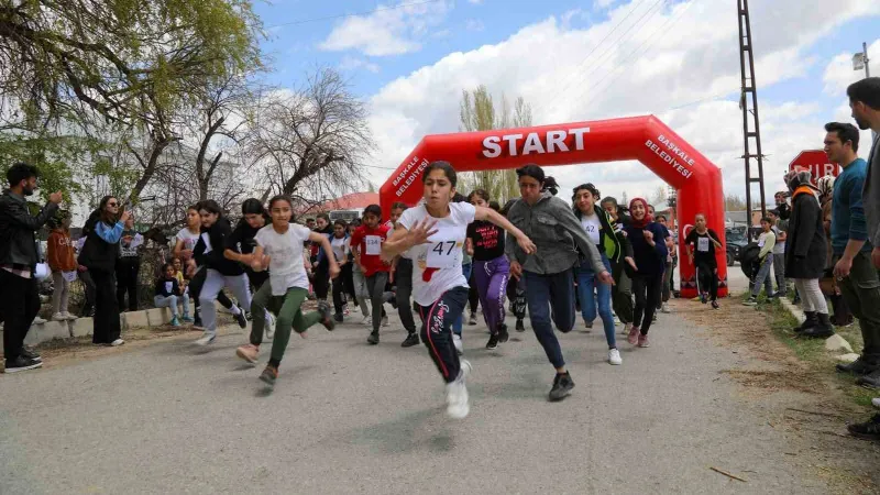 Başkale’de ‘Okullar Arası Kros Yarışması’ yapıldı