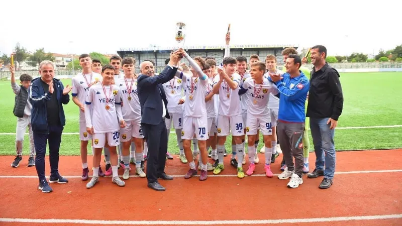Şampiyon Yenişehir Belediyespor