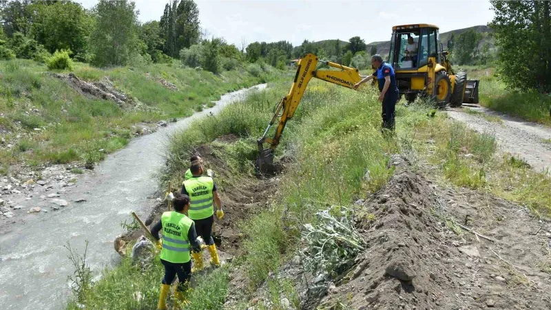 Sağanak yağışta zarar gören sulama bentlerinde çalışma