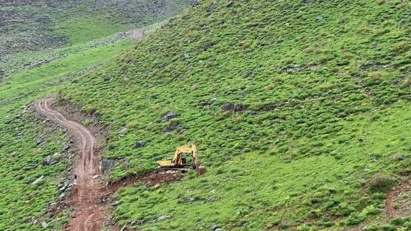 Uludere’de yayla yolları bir bir açılıyor