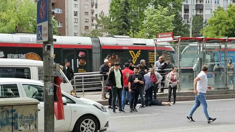 Minibüs yaşlı kadına böyle çarptı