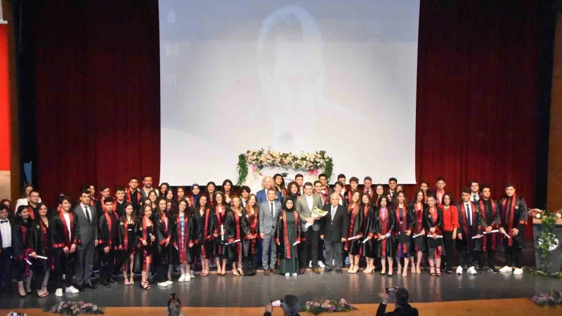 Sinop Fen Lisesi’nde mezuniyet coşkusu