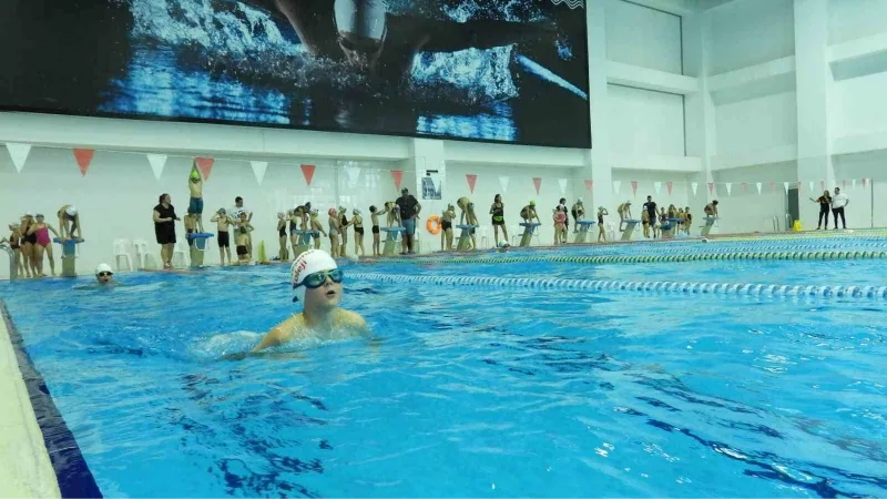 Adnan Menderes Yüzme Havuzuna yoğun ilgi
