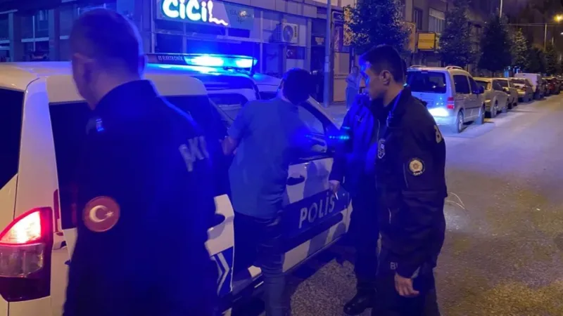 Kavga ihbarına giden bekçiler tabanca yakaladı