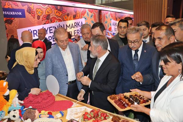 Bakan Nebati: Kadın girişimcilerin artması, yarınlara güvenle bakmamızı sağlıyor