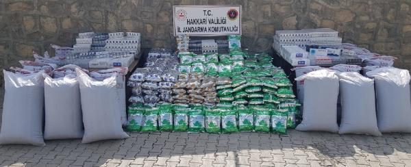 Hakkari'de 7 bin paket kaçak sigara ve 1 ton kaçak çay ele geçirildi