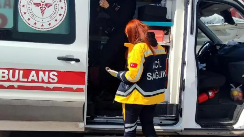 Depremzedeler için Hatay'a giden hemşireden uçakta fenalaşan yolcuya ilk müdahale