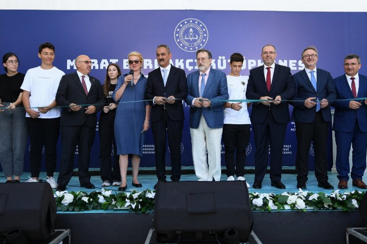 Bakan Mahmut  Özer'den Beşiktaş'ta kütüphane açılışı