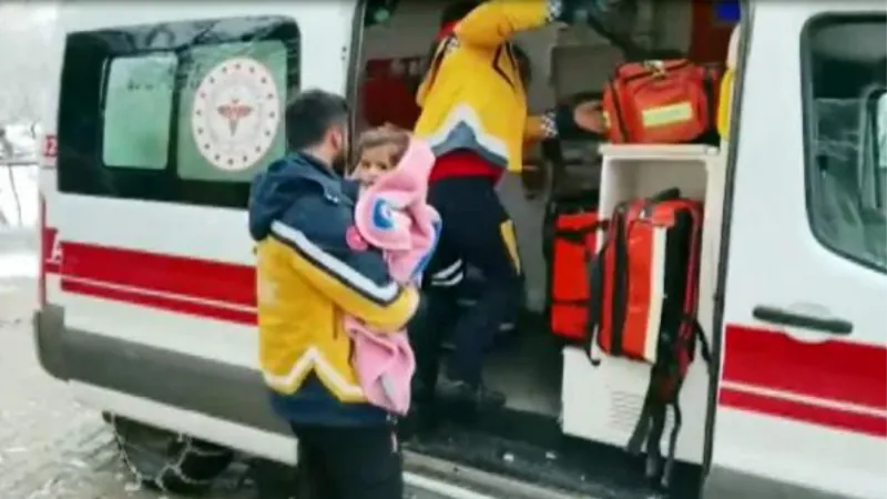 Dicle bebek, kardan kapanan yol açılarak hastaneye ulaştırıldı