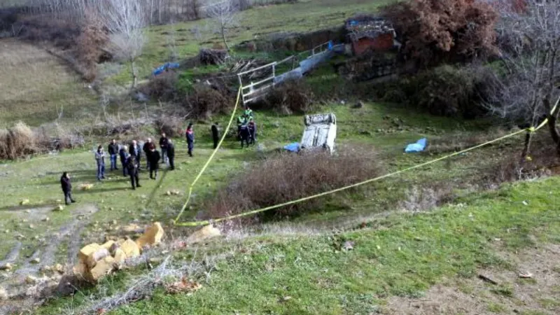 Tokat'ta hafif ticari araç devrildi: Anne ve kızı öldü, 3 yaralı 