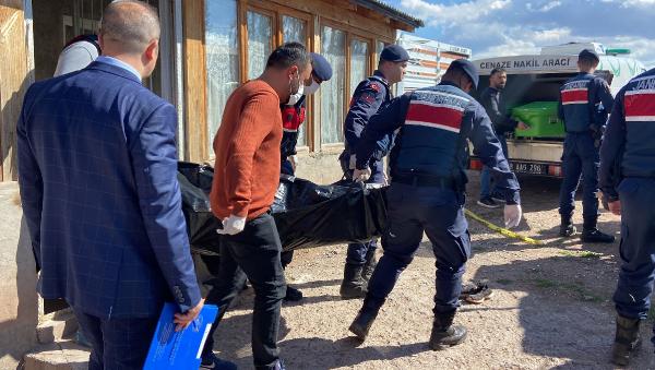Karı koca, evlerinde silahla vurulmuş olarak ölü bulundu (2)