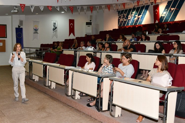 İzmir Çiğli'de 'kadın-erkek eşitliği'ne destek