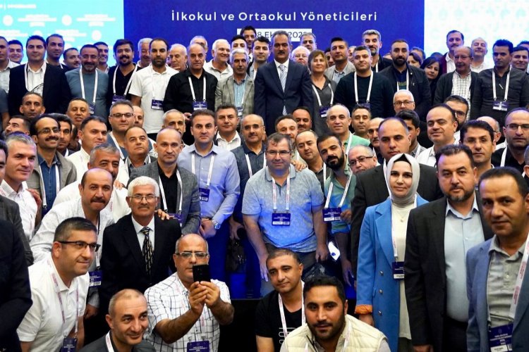 Bakan Özer, ilk ve ortaokul yöneticileriyle buluştu