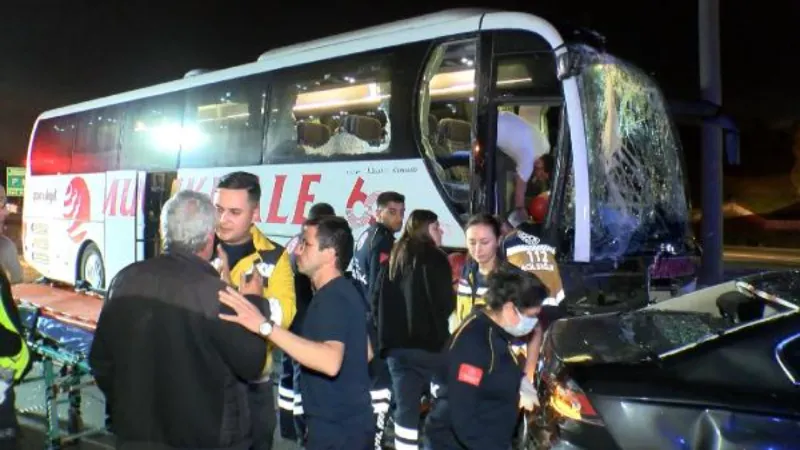 TEM'de zincirleme kaza: Yolcu otobüsü şoförü yaralandı