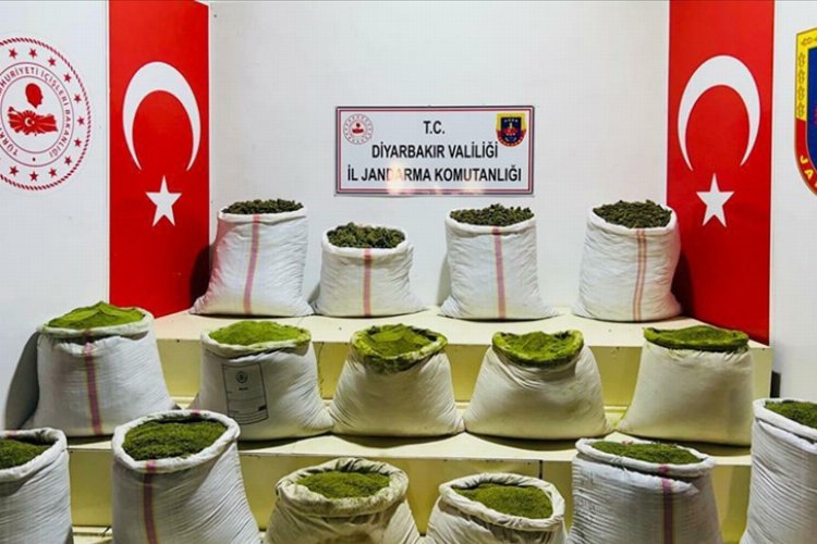 Diyarbakır 'Abluka'sında kilolarca uyuşturucu maadde ele geçirildi