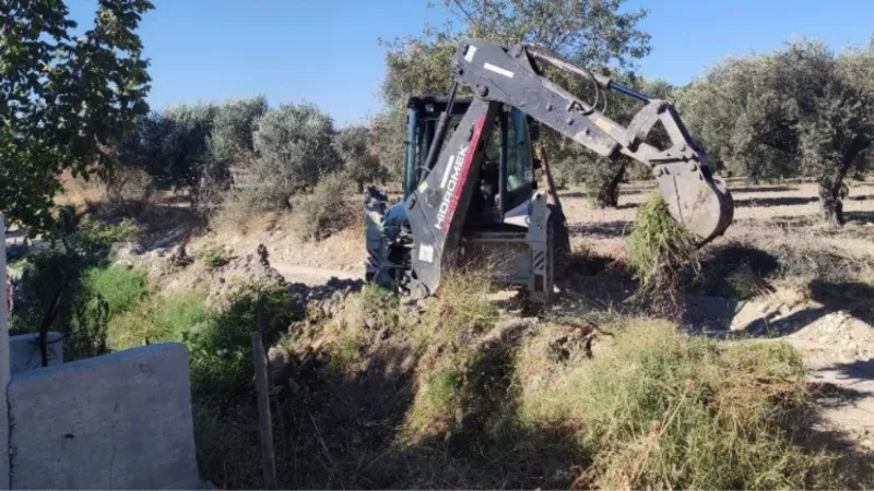 Manisa Saruhanlı'da dere temizliği