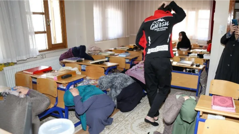 Bursa Gürsu'da Kur'an kurslarında deprem tatbikatı