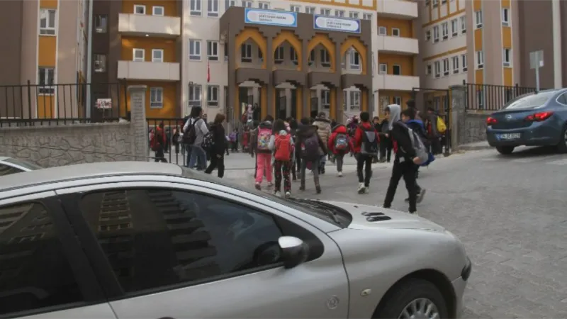 Mardin'de öğrenci ve öğretmenlerin can güvenliği tehlikede