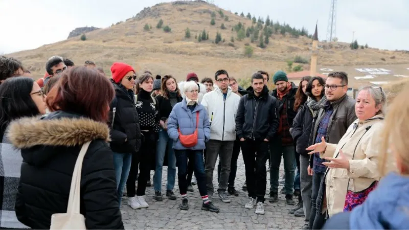 ODTÜ'lü oyuncular Kayaşehir'i gezdi