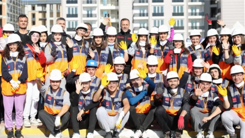 İstanbul Silivri'de afet gönüllüri yetişiyor