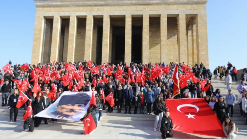 İzmir Efes Selçuklu gençler Anıtkabir'de