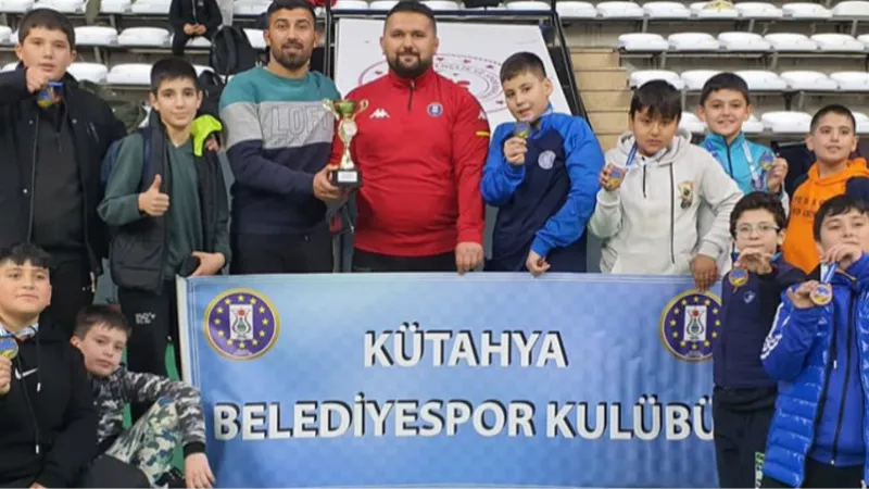 Kütahyalı güreşçiler Sakarya'dan başarıyla döndü