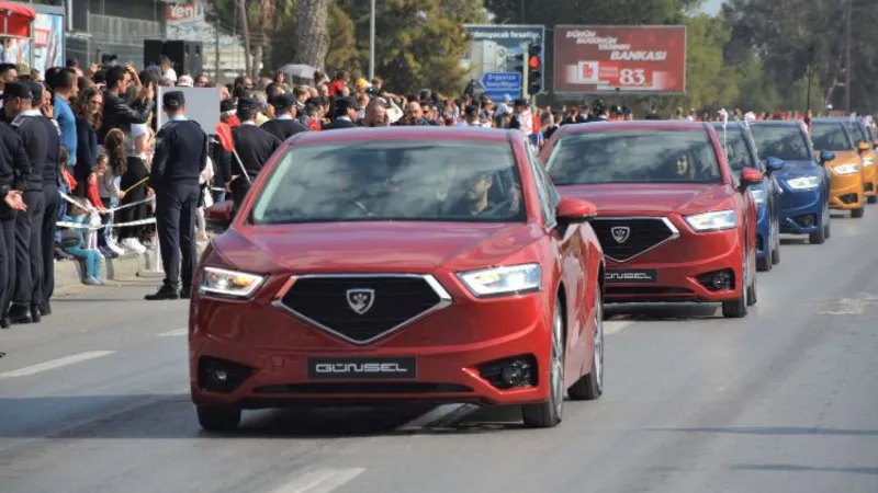 KKTC'nin 'milli'si kortejde yer aldı